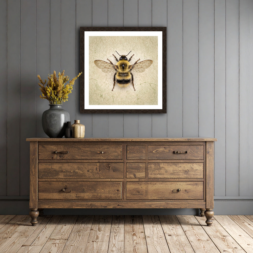 Bumblebee with hearts print